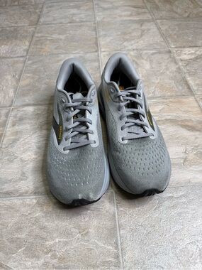 Brooks Adrenaline GTS 24 Alloy Gold Fusion Men’s Shoe Size 10 Gray 1104371D084
